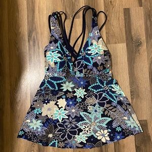 Women’s Tankini Swimsuit Top - Size 14